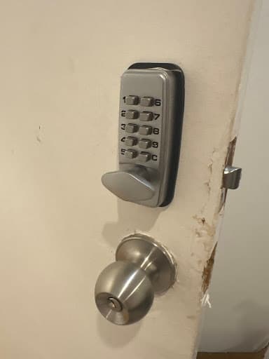 Magen Locksmiths — Customer photo
